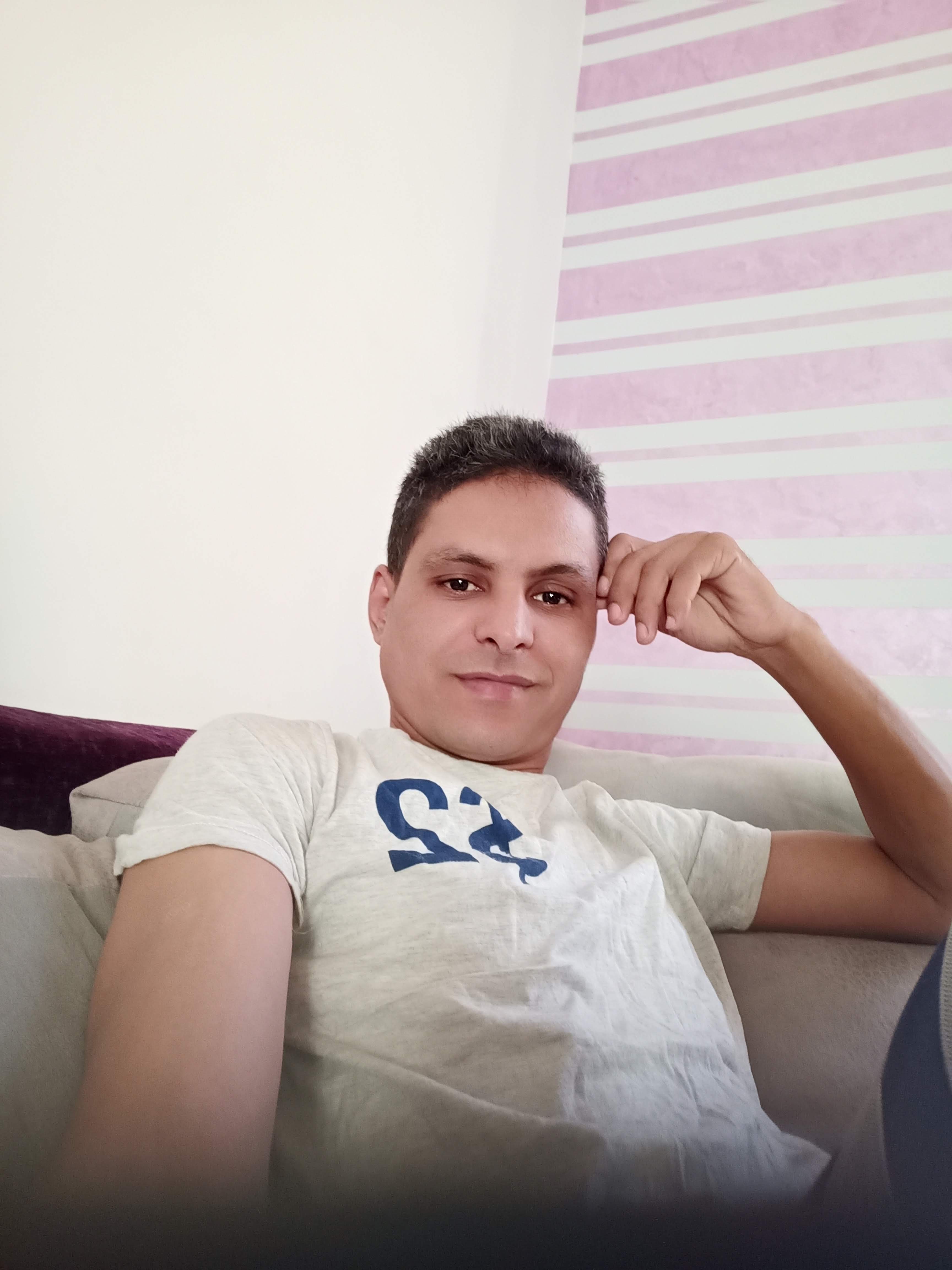 رائد الغريزي